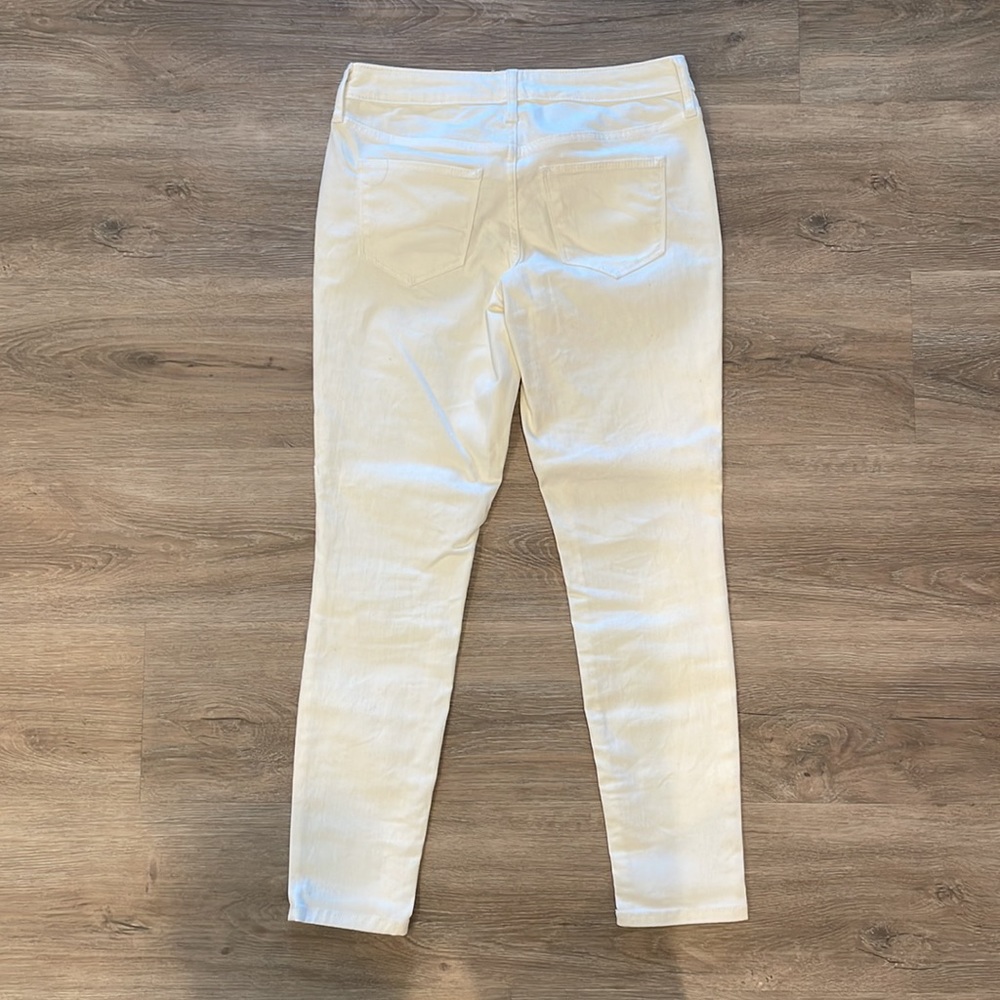 Universal Thread White Mid Rise Skinny Jeans - Picture 2 of 4